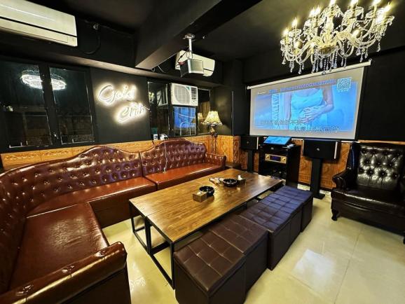 Gold Club Partyroom-0