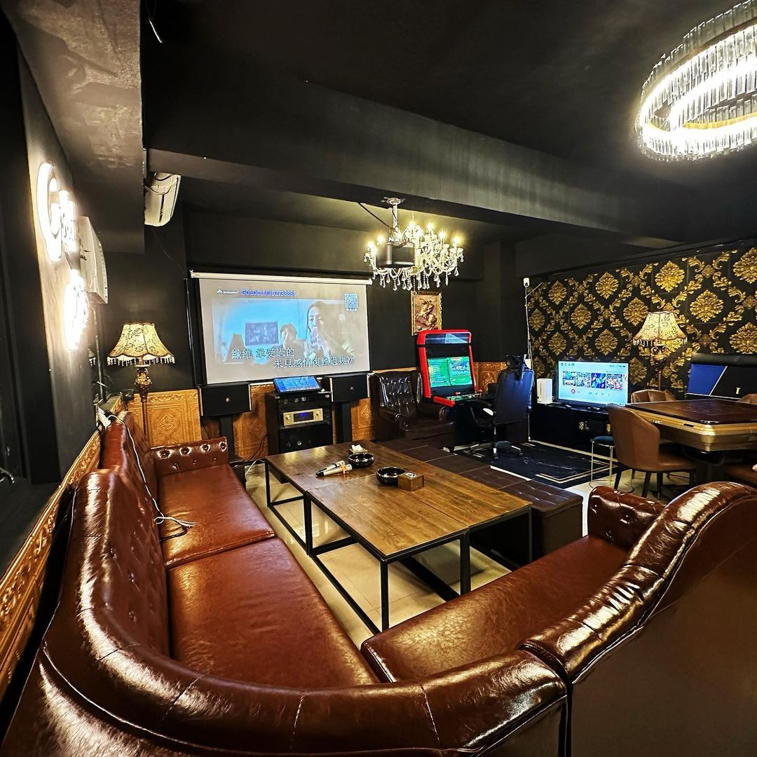 Gold Club Partyroom-7
