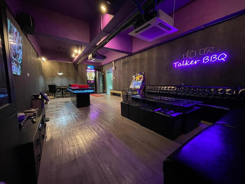 Talker Partyroom-1