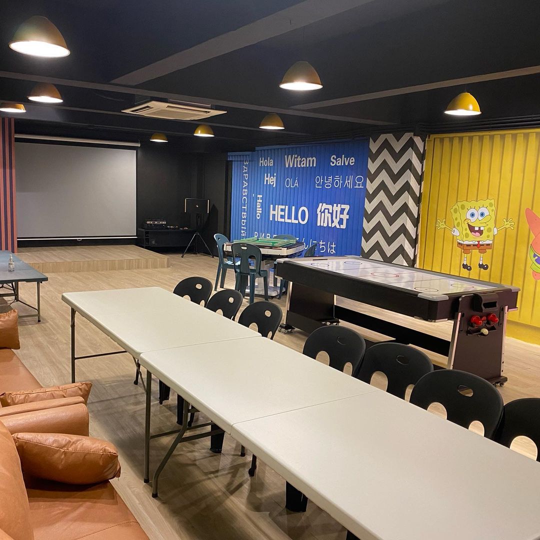 Handsup Partyroom-3