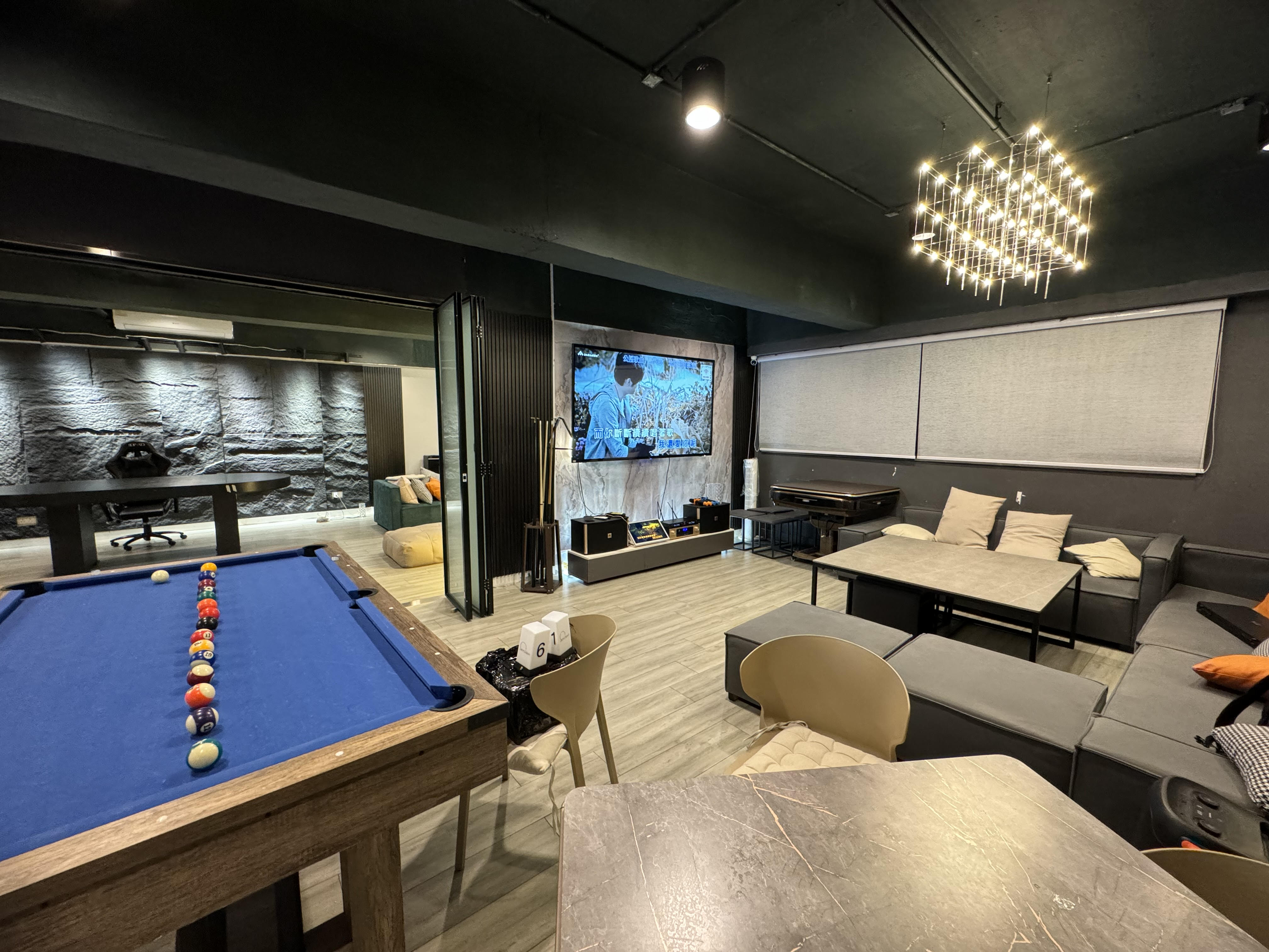 Skylight Party Partyroom-1