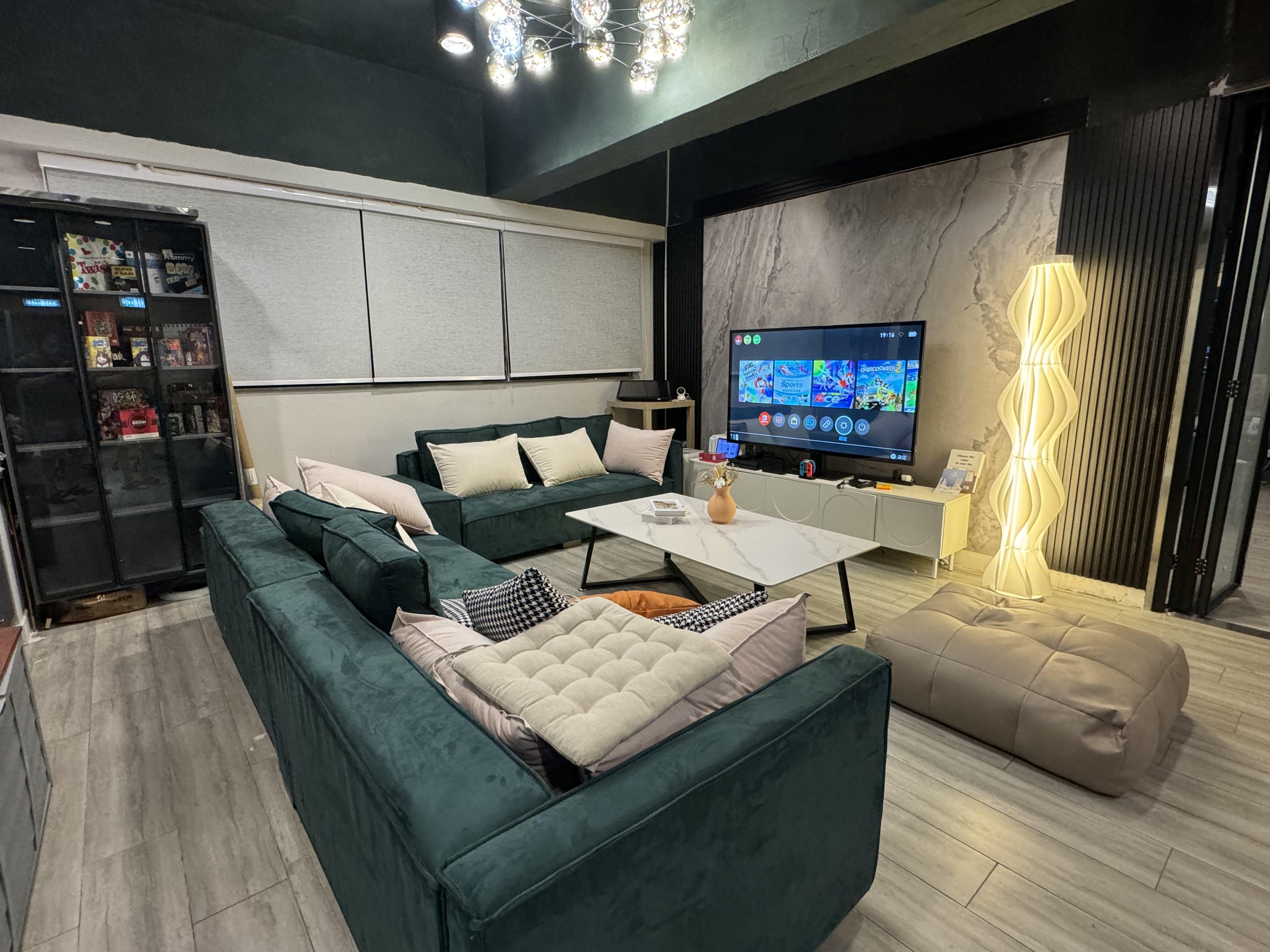 Skylight Party Partyroom-3