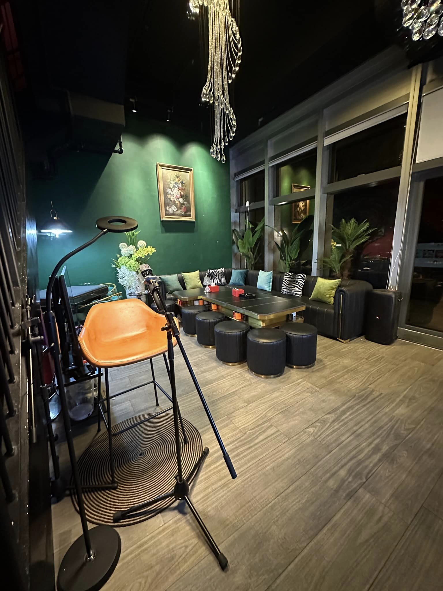 Club High Rise Partyroom-5