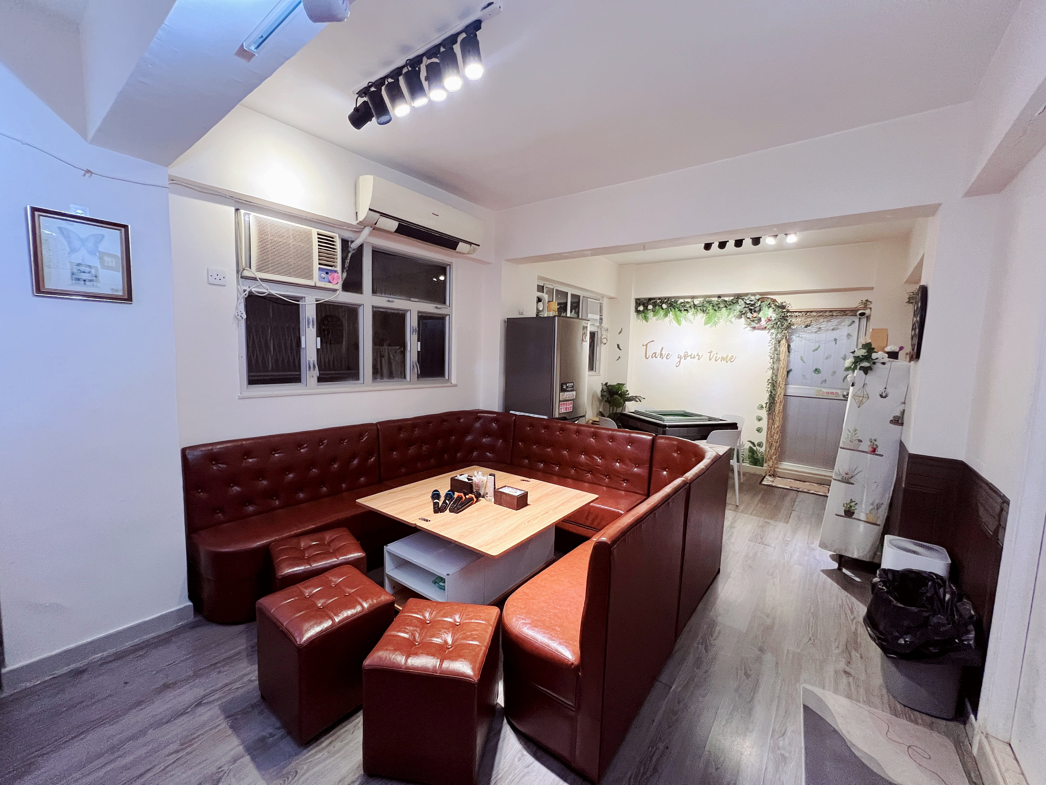 Take Your Time Party Partyroom-13