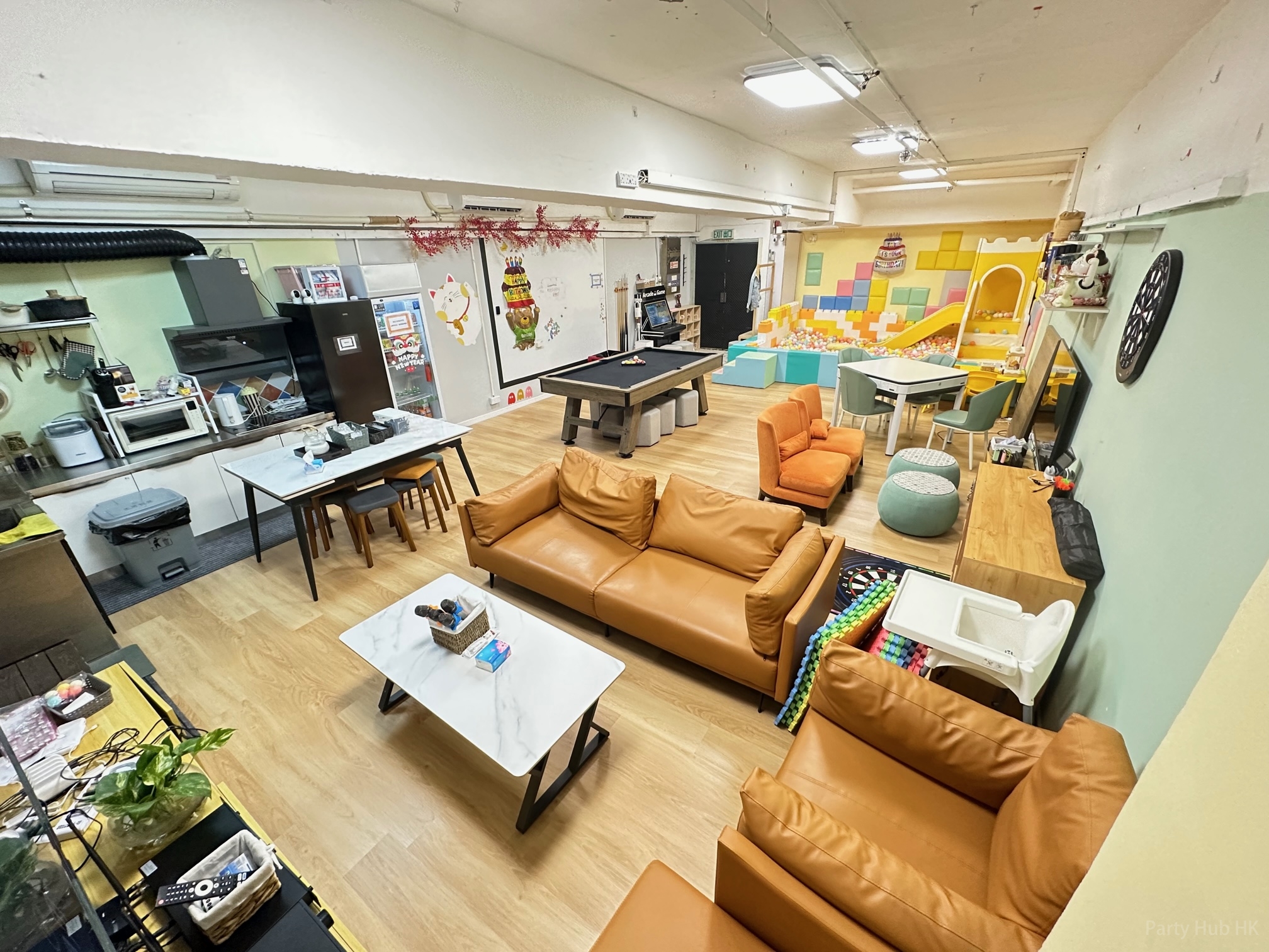 NeNeNeverland Partyroom-0