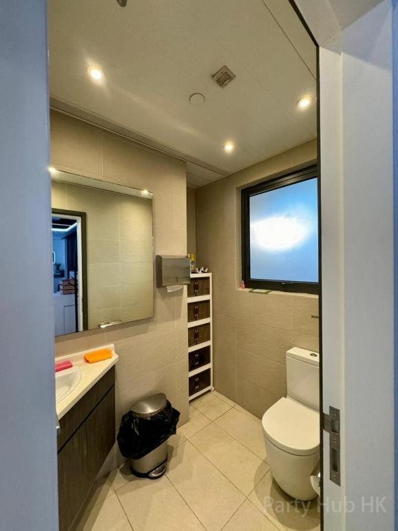 Gravity Cyber Partyroom-32