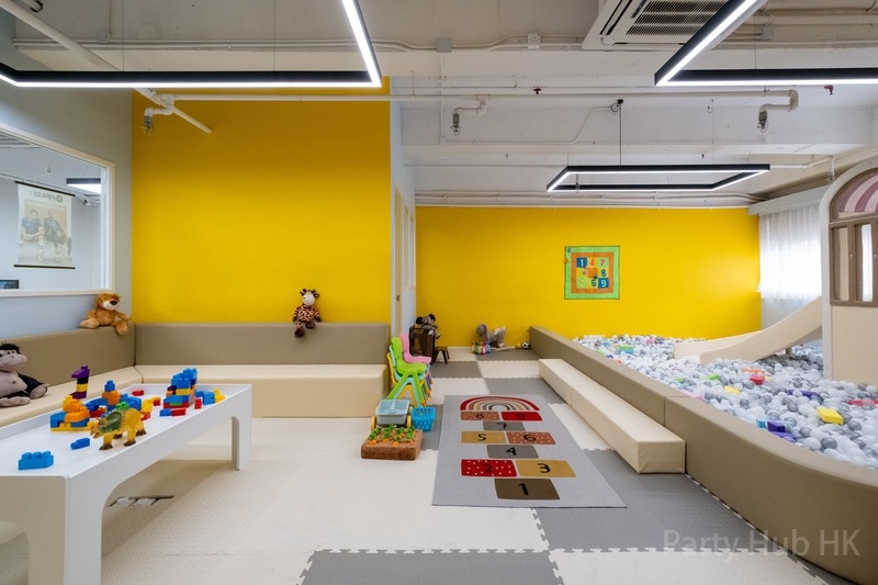 Corner3 Partyroom-6